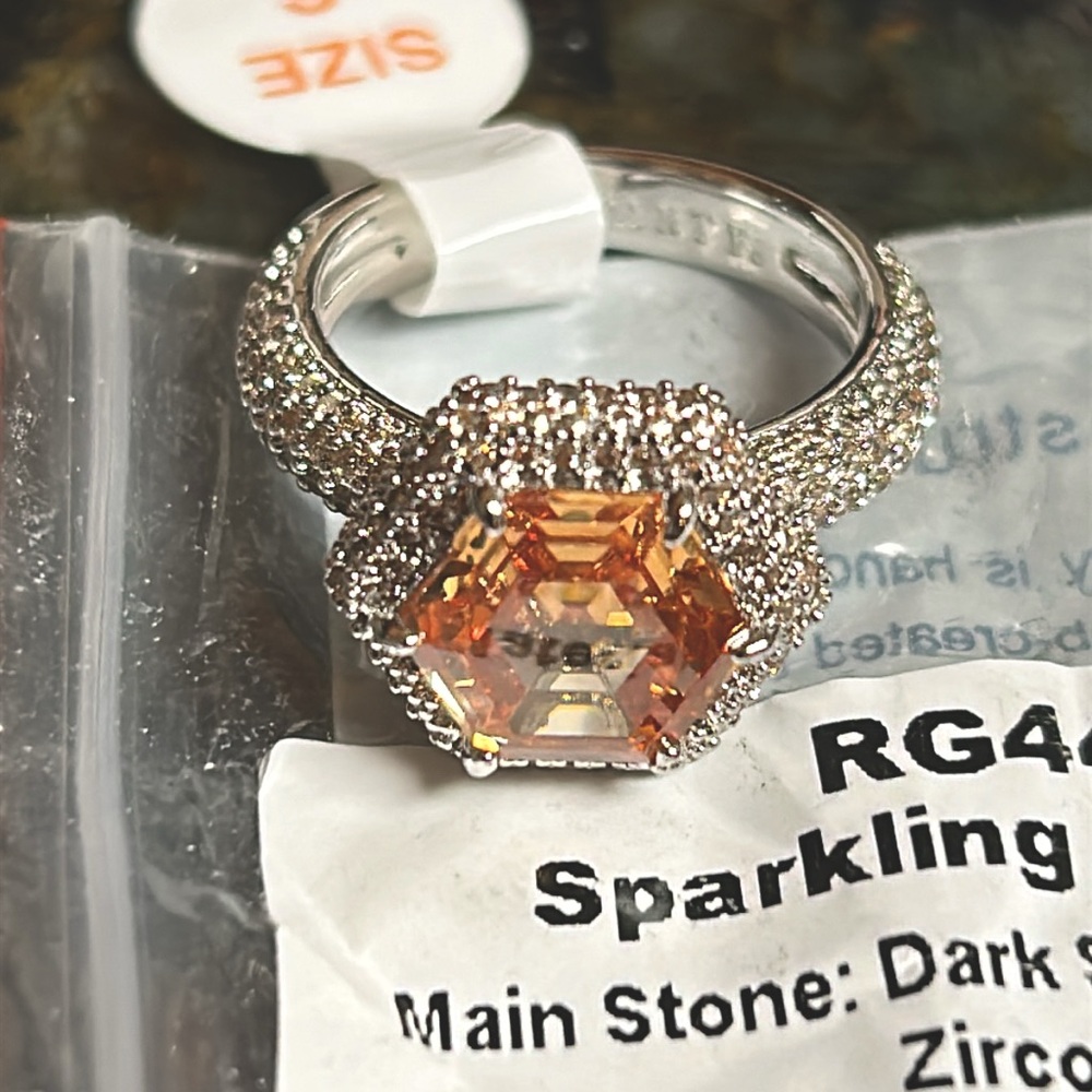 Bomb party sparkling perfection size 6